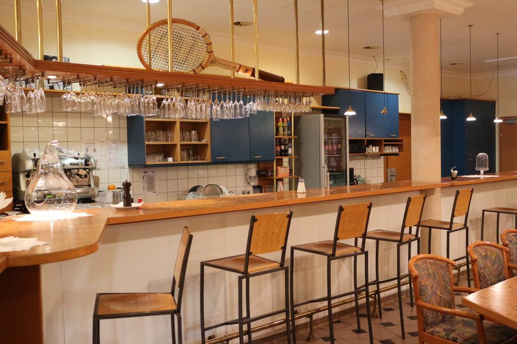 Centercourt Hotel Грац Экстерьер фото
