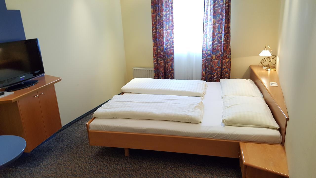 Centercourt Hotel Грац Экстерьер фото