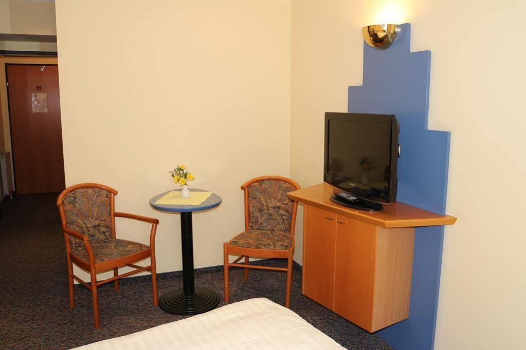 Centercourt Hotel Грац Экстерьер фото